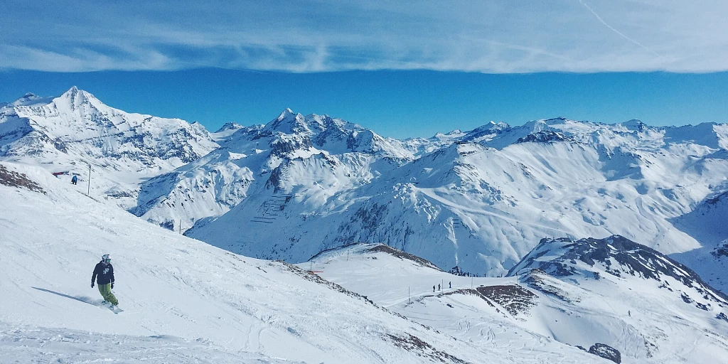 Snowboarder in Tignes