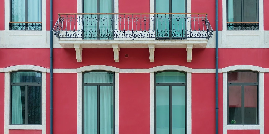 Avenidas Novas building facade